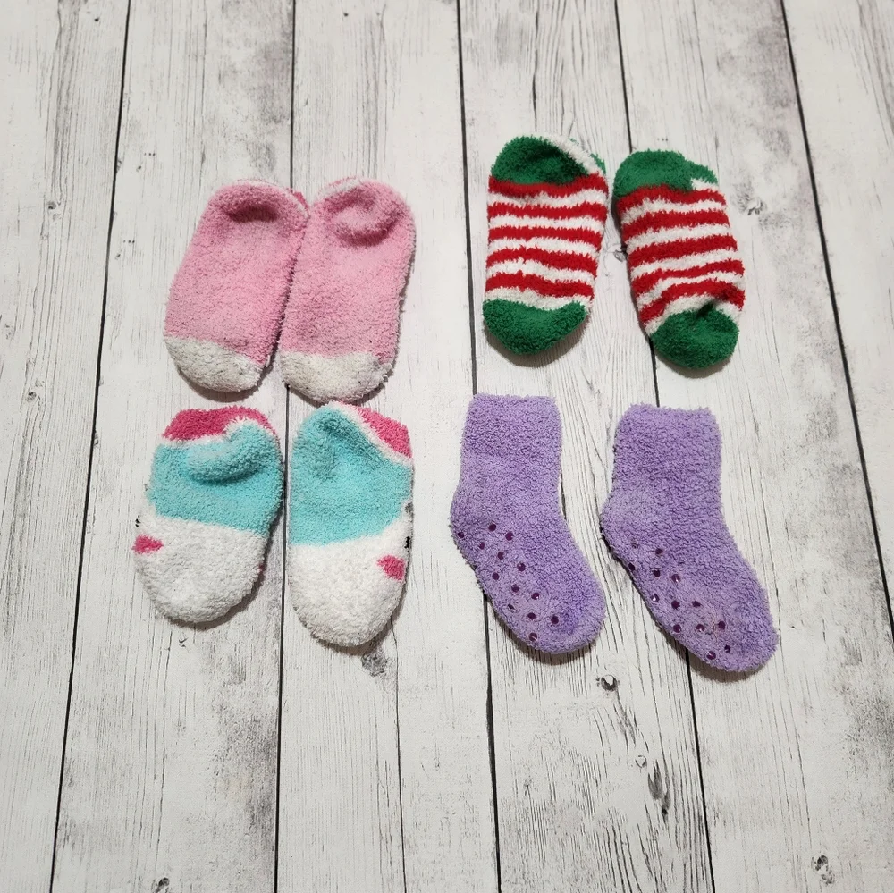 Toddler Girl/Boy warm fuzzy soft socks.